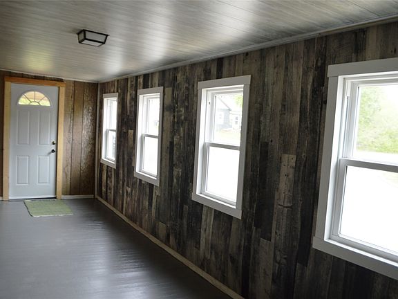 5th image of 1085 Water Street