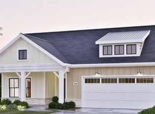 2801 Trailway Ln, Valparaiso, IN 46385