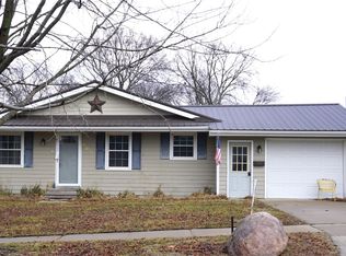 609 E Filmore St, Winterset, IA 50273