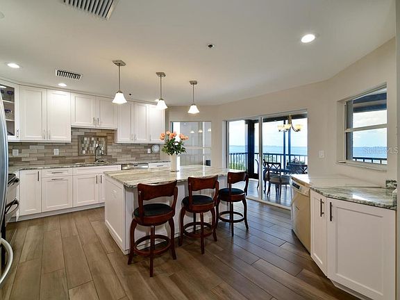 3rd image of 4561 Bay Club Dr #25