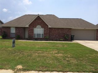 2112 Irma Cres, Ocean Springs, MS 39564