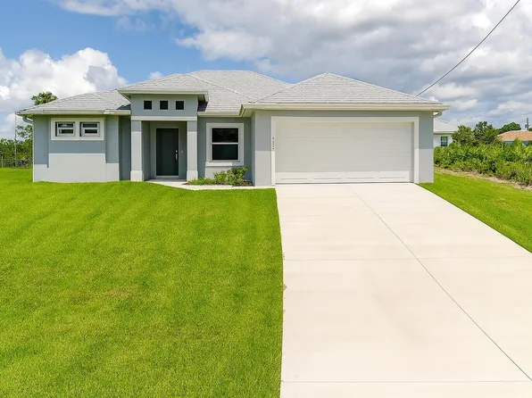 2514 27th St W, Lehigh Acres, FL 33971
