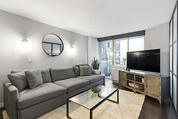 Rented by Compass | media 18