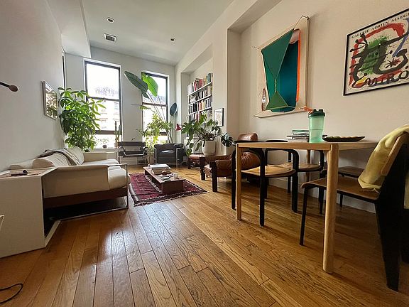 2nd image of 906A Lafayette Ave #2