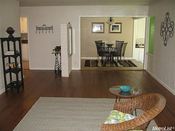 5th image of 213 Maedell Way