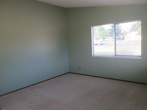 3rd image of 803 Hamelin Ln SE