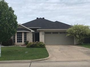 1512 S Rockwall Ave, Terrell, TX 75160