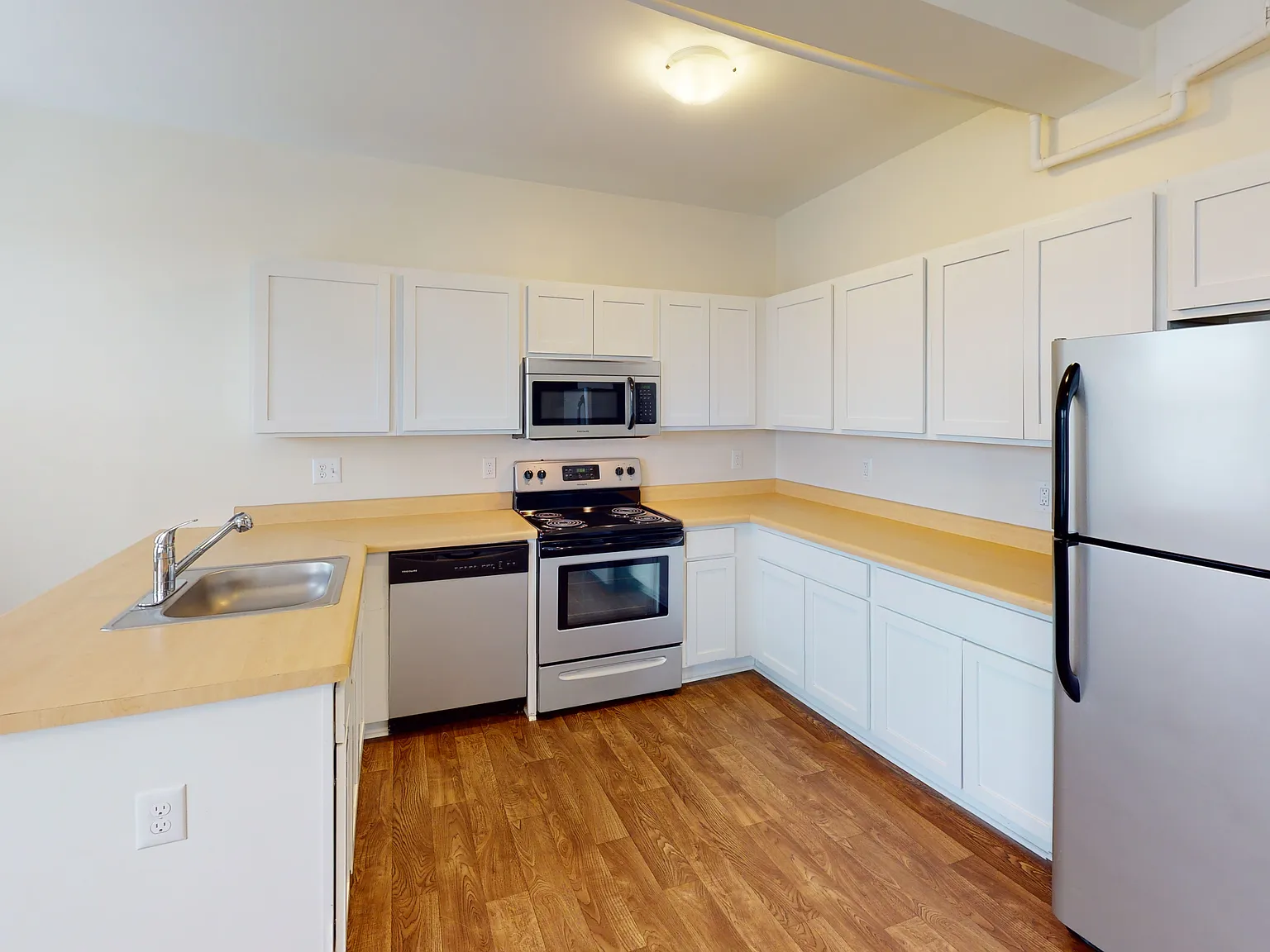 The Ashley Apartments — Photo 2