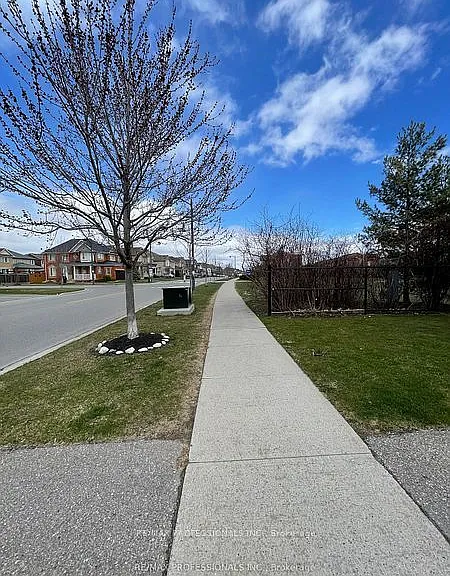 272 Leiterman Dr — Photo 3