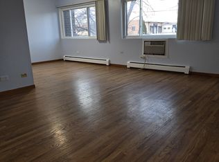 77 Central Ave APT 103, Roselle, IL 60172