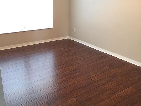 5th image of 449 Shady Pine Ct