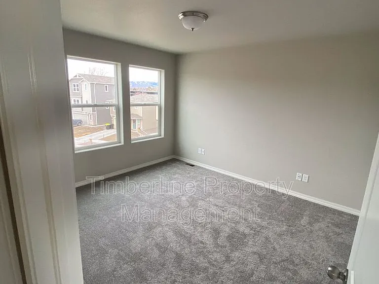 889 Grissom Dr — Photo 26