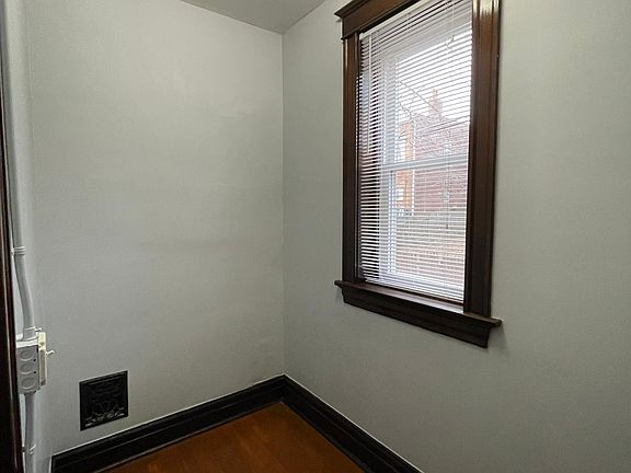 5th image of 4415 S Compton Ave #2F
