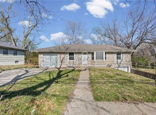 10209 Hillcrest Rd, Kansas City, MO 64134