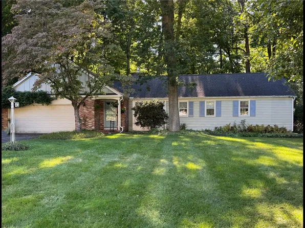 43 Crystal Spring Ln, Fairport, NY 14450