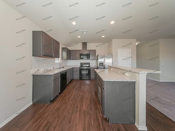 4th image of 146 Karlee Ln