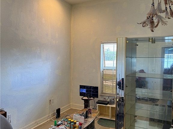 4th image of 2838 SW 23rd Pl