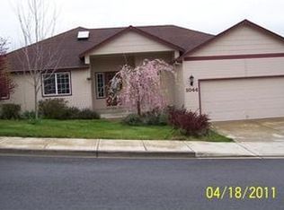 1044 Highlands Dr, Eagle Pt, OR 97524