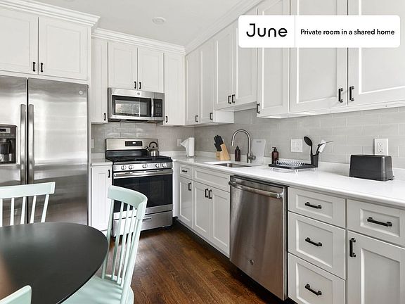 3rd image of 490 Washington St #B