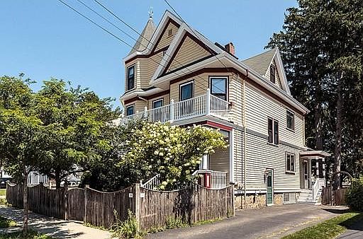 2nd image of 119 Dudley St