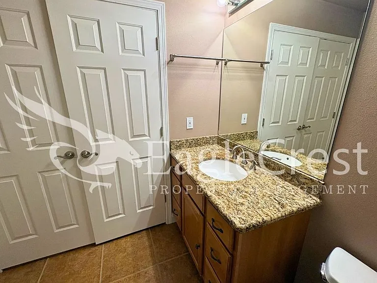44 Vinehill Dr — Photo 79