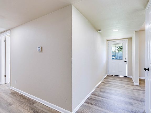 4th image of 1730 Wilshire Pl