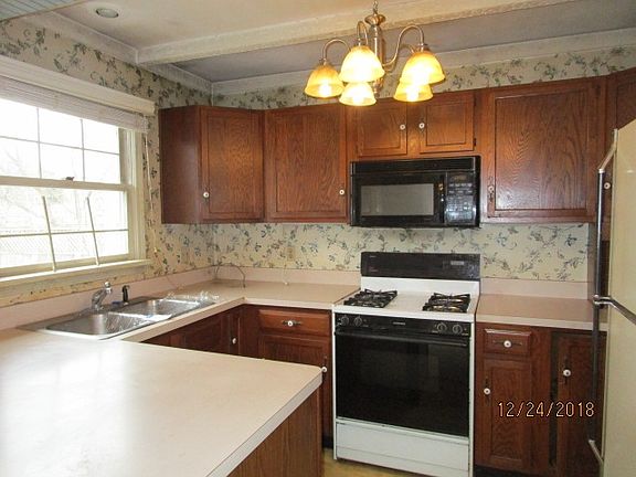 5th image of 1833 Churchill Dr