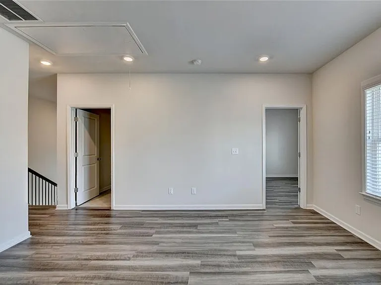 3335 Fall Branch Ln — Photo 18