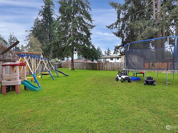 4th image of 19525 10th Avenue E