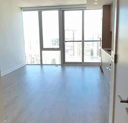 5th image of 220 W Hill St