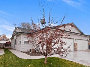 918 S Diamond St, Nampa, ID 83686