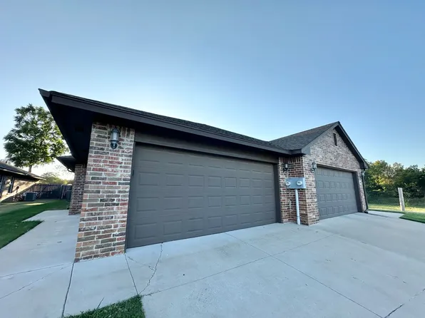 412 Chalk Hill Ct, Edmond, OK 73003