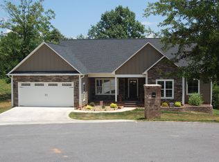 4624 20th Street Pl NE, Hickory, NC 28601