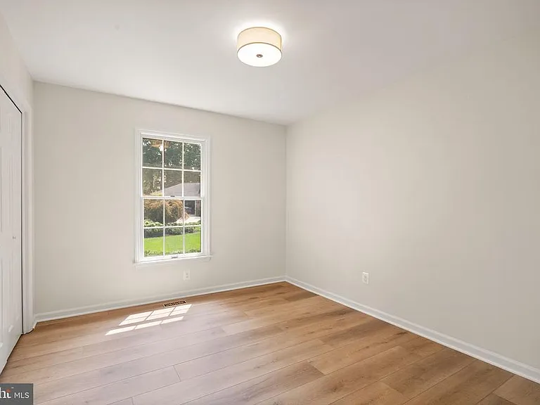 13647 S Springs Dr — Photo 35