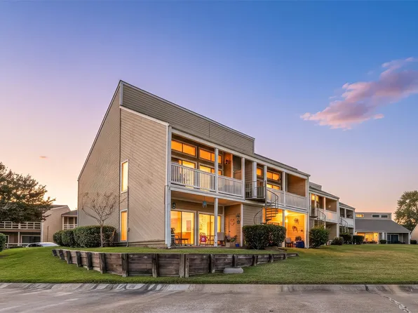 108 April Sound Dr S, Montgomery, TX 77356