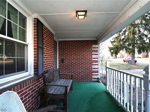 3rd image of 489 Clifton Blvd