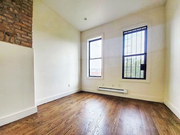 3rd image of 142 Wilson Ave #2M