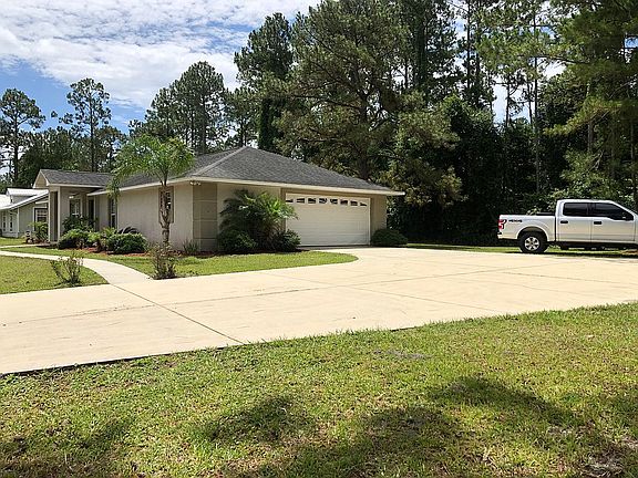 3rd image of 117 W Camelot Dr