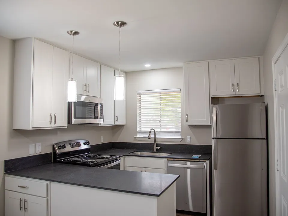 1706 Trinity Pl