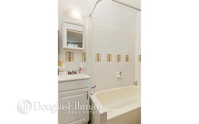 Rented by Douglas Elliman | media 17