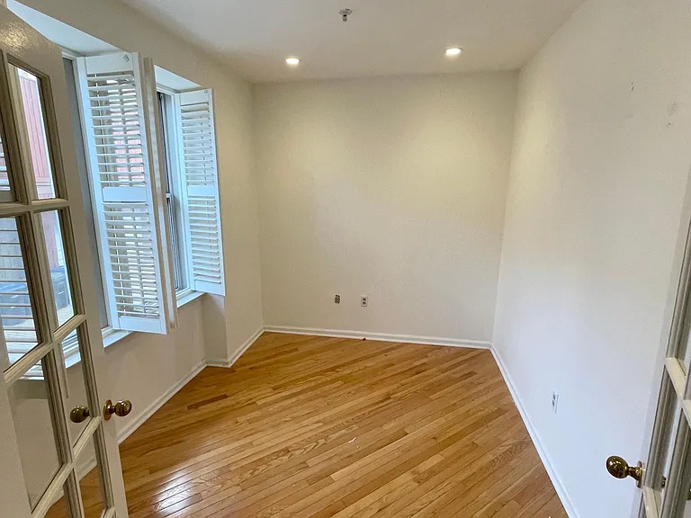 1619 R St NW #104 — Photo 5