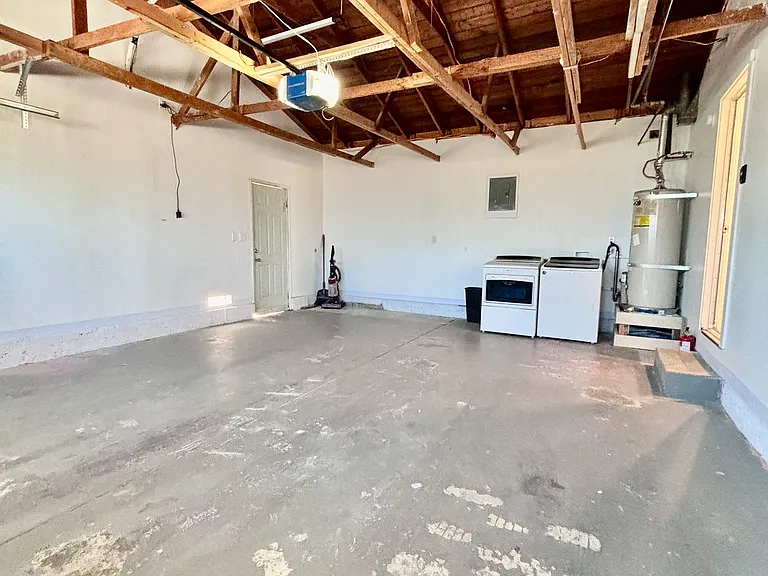 5009 Lyng Dr — Photo 27