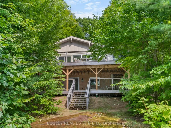 152 Farlain Lake Rd E, Tiny, ON L9M 0B5