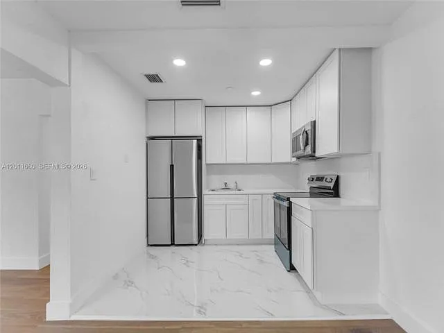 520 NW 32nd Pl — Photo 16