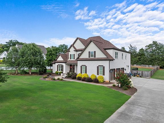 4th image of 85 Gallatin Way