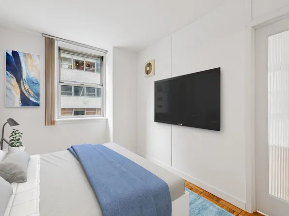 200 East 58th Street 10C image 3 of 15