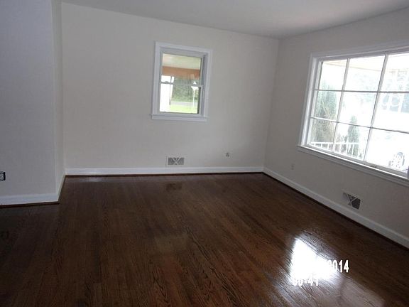 2nd image of 733 Crystal Dr