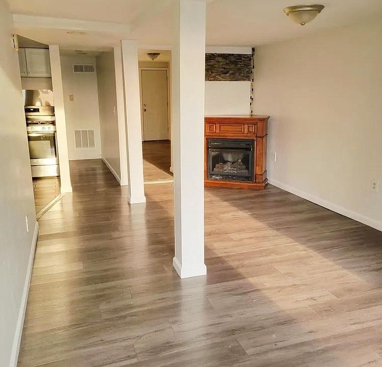 1st image of 282 8th St #1