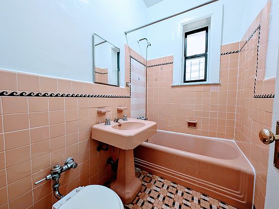 5th image of 373 Ocean Ave APT A6