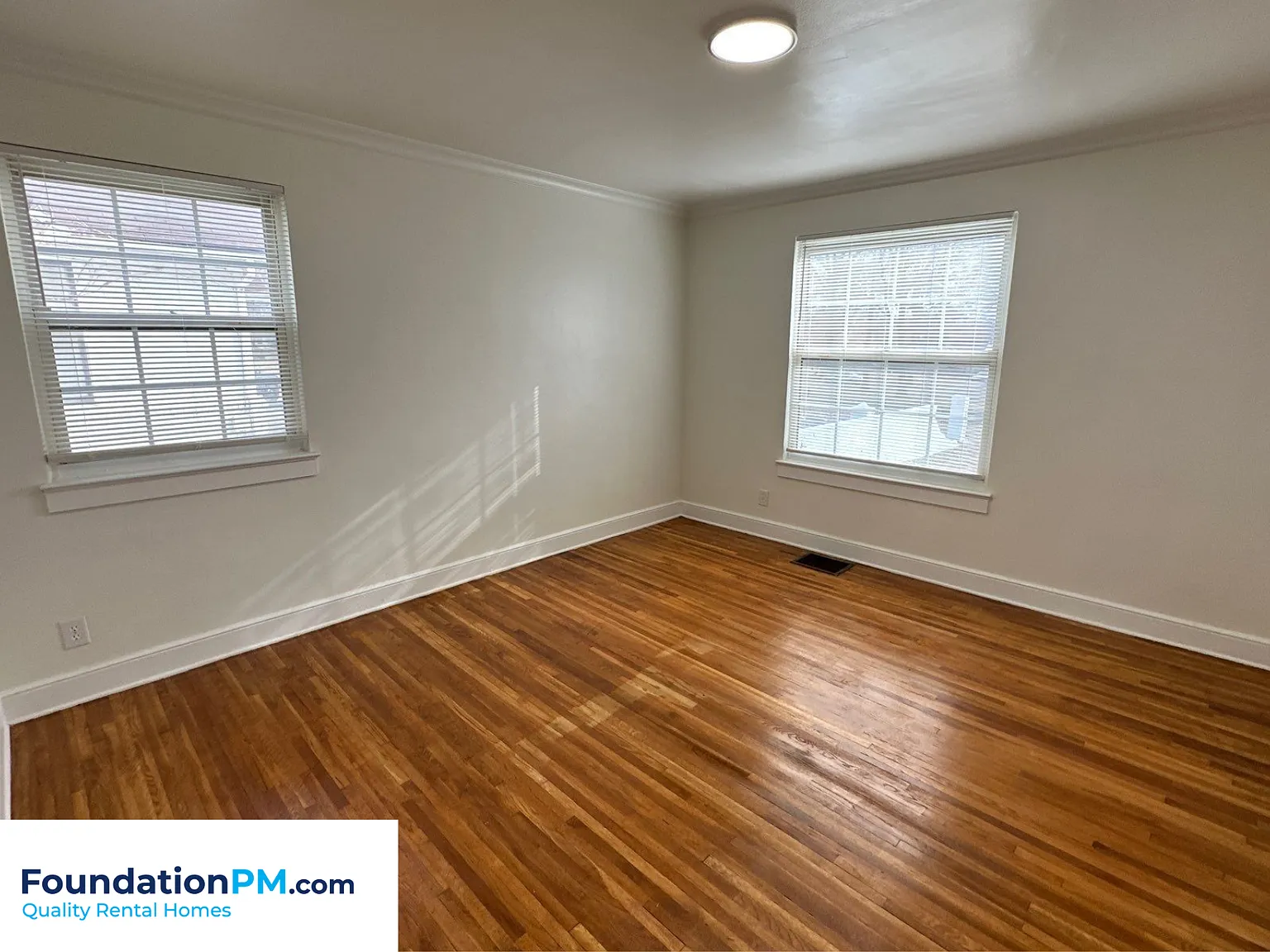 1736 South Parkway East - 1 — Photo 4